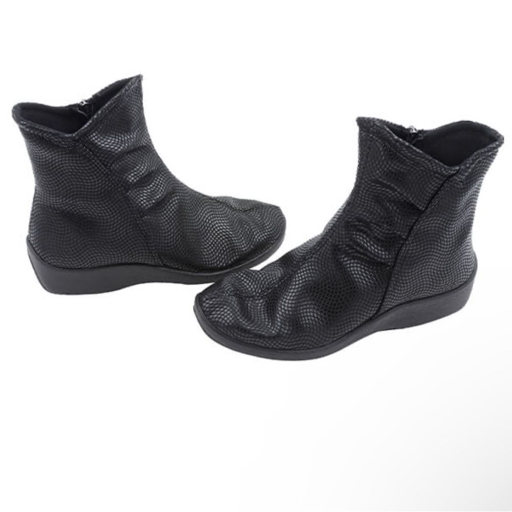 ARCOPEDICO Women’s Croc Shoes in the Size 41/9.5-10 US Size in Black Color - Picture 11 of 16